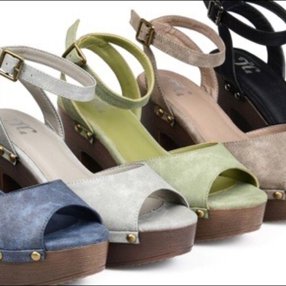 JOURNEE COLLECTION LORICA PLATFORM SANDAL in GREEN - Picture 5 of 13